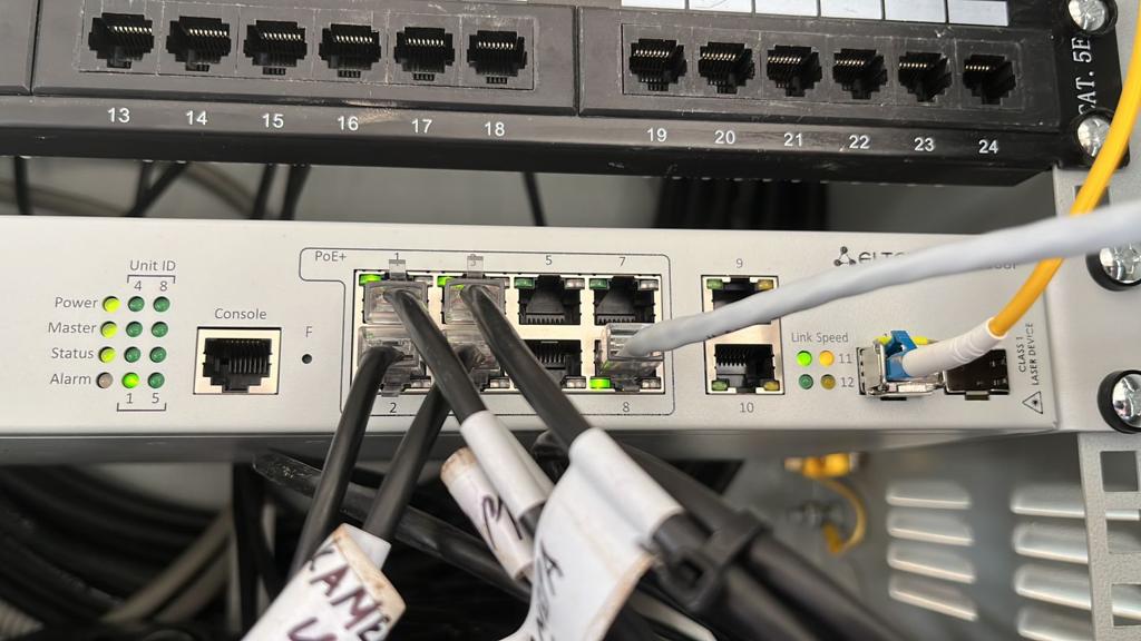 Коммутационное оборудование на объекте Стройсервиса